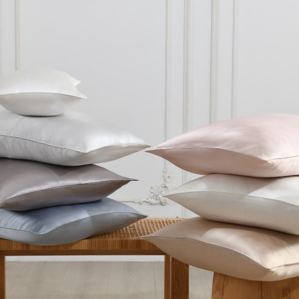 Charmeuse Silk Pillowcase with Classic Pipping
